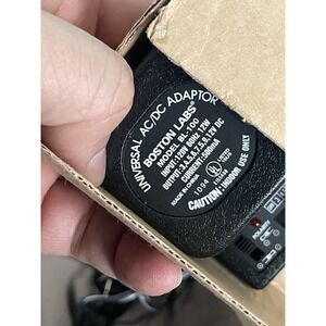Avon Universal AC/DC Adapter; lightly used.‎